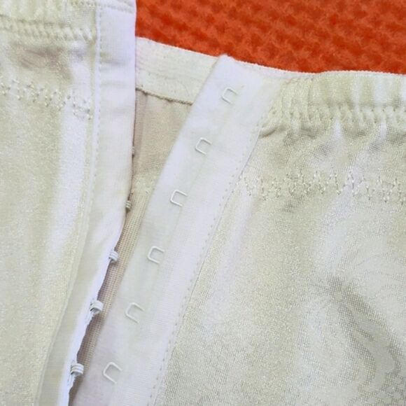 FLEXEES White XL Corset Shapewear Waist Trainer Body Shaper Slimming Contouring - Picture 1 of 4